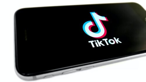 كيفية قص مقطع فيديو أو قصه أو تحريره على TikTok خطوة بخطوة