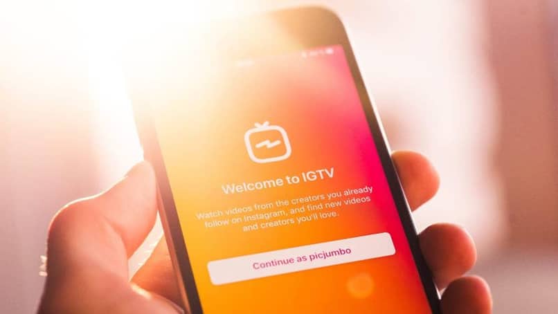 كيف تقوم بتحميل فيديو على IGTV من هاتفك الخلوي أو الويب؟